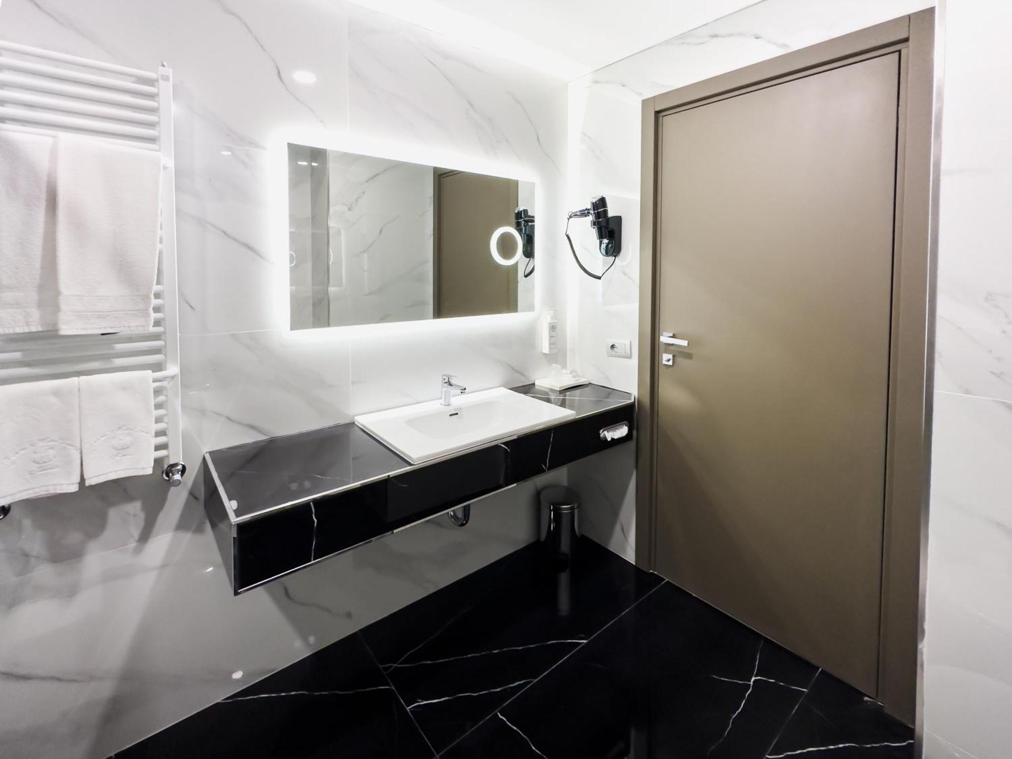 Grand Europa Hotel 4*